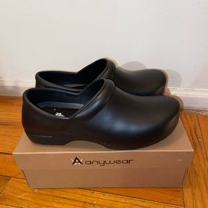 Nursing Shoes Black Size 10 Women/ 8Men
